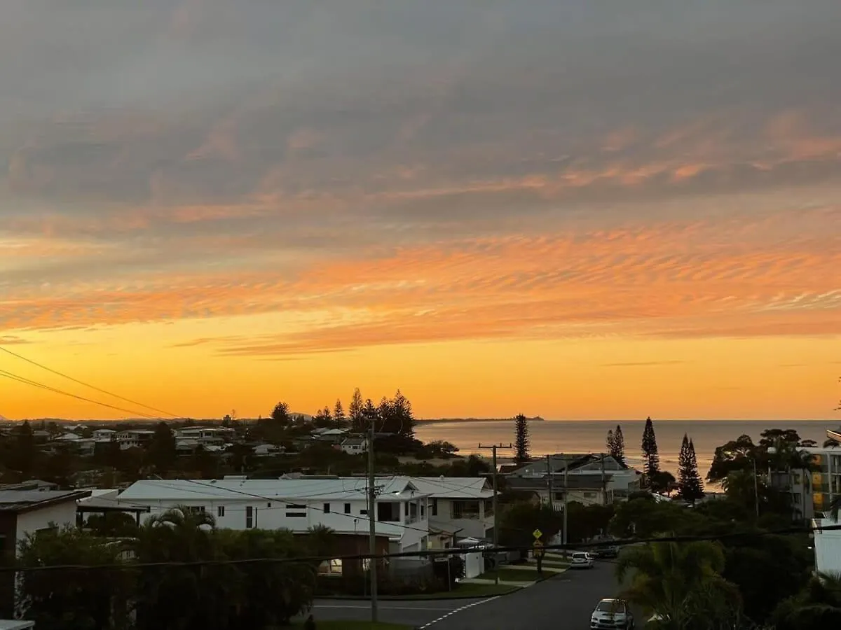 Moffat Beach Retreat, Pet-Friendly & Ocean Views Caloundra 0*,  Australia
