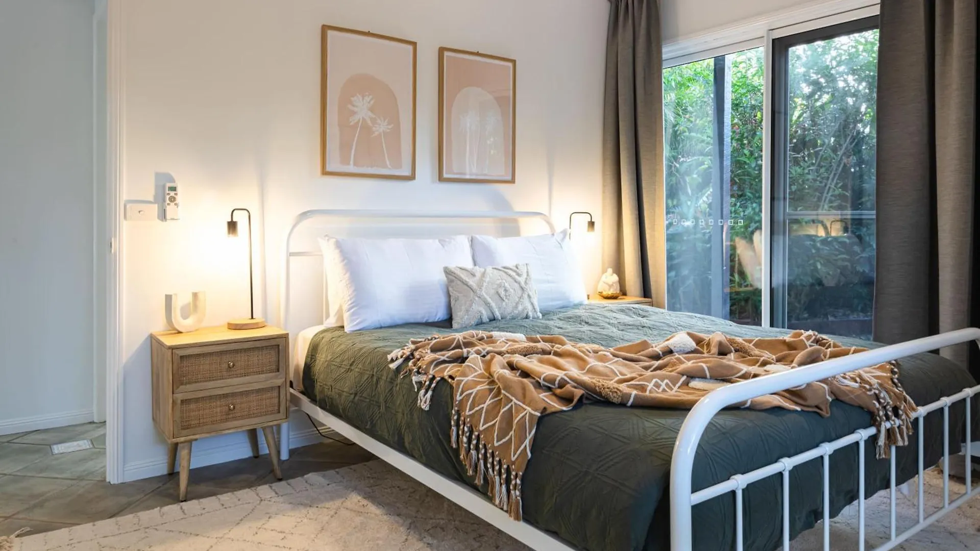 Moffat Beach Retreat, Pet-Friendly & Ocean Views Caloundra Australia