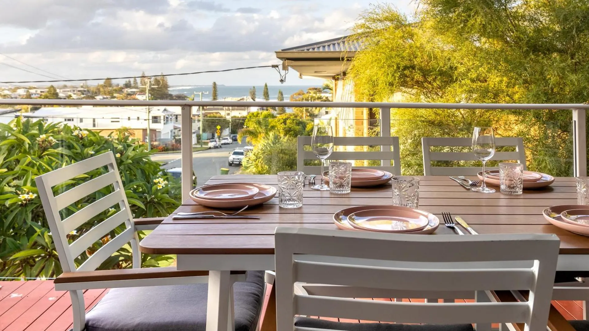 Moffat Beach Retreat, Pet-Friendly & Ocean Views Caloundra 0*,